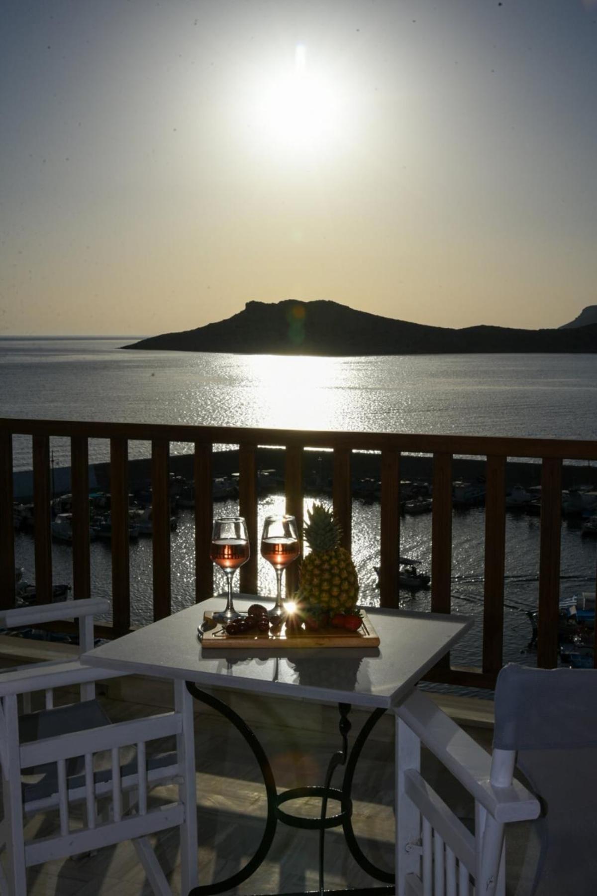 Australia Apartments Kalymnos Town ภายนอก รูปภาพ